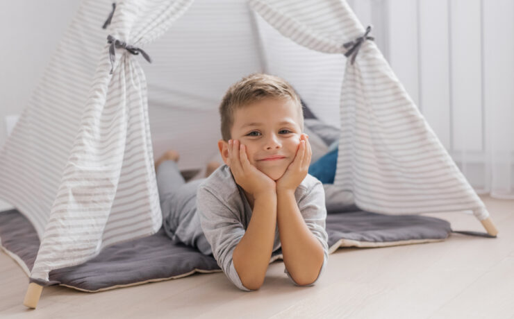 6 τρόποι για να μετατρέψετε το σπίτι σας σε έναν παράδεισο ηρεμίας για παιδιά με νευροδιαφορετικότητα