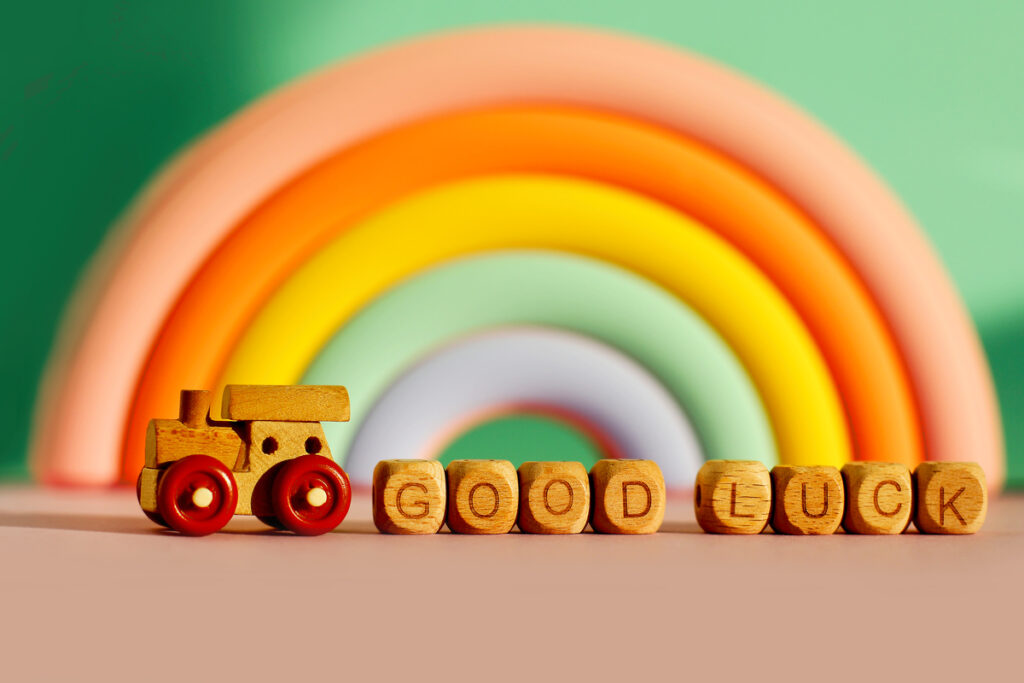 Παρασκευή και 13: Πώς να μεγαλώσετε παιδιά που δεν πιστεύουν σε προλήψεις (και έχουν κριτική σκέψη)