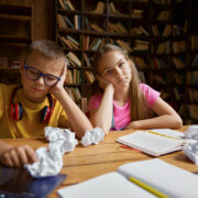 Τα παιδιά δυσκολεύονται όλο και περισσότερο να συγκεντρωθούν – και δεν είναι δικό τους το φταίξιμο… δείτε πώς να τα βοηθήσετε