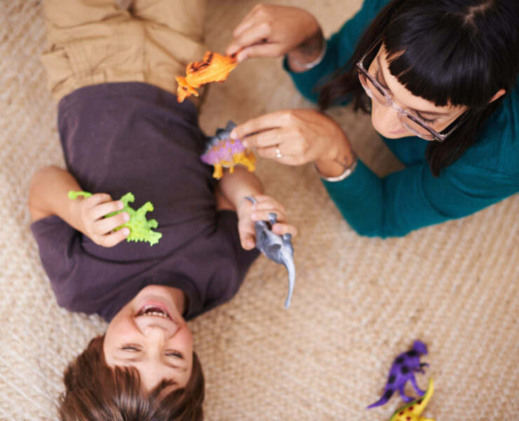 Σε μια καθημερινότητα γεμάτη φροντιστήρια, τάμπλετ και προγράμματα, έχουμε ξεχάσει τη σημασία παιχνιδιού: Δεν είναι πολυτέλεια, είναι ανάγκη