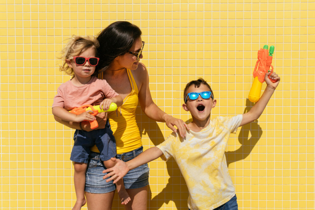 Σε μια καθημερινότητα γεμάτη φροντιστήρια, τάμπλετ και προγράμματα, έχουμε ξεχάσει τη σημασία παιχνιδιού: Δεν είναι πολυτέλεια, είναι ανάγκη