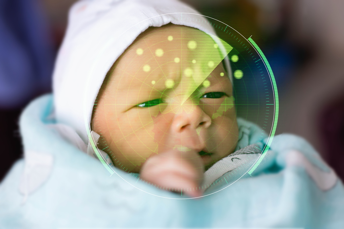 Τεχνητή νοημοσύνη και μωρά: Γιατί οι ειδικοί λένε ΟΧΙ στην τεχνολογία από κούνια (και τι μπορούμε να κάνουμε εμείς οι γονείς)