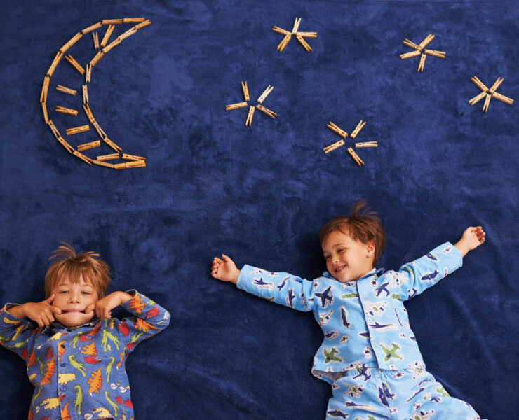 Το μυστικό για ευτυχισμένα παιδιά: 6+1 πράγματα που κάνουν οι γονείς πριν τον ύπνο (και δεν είναι μόνο τα παραμύθια)