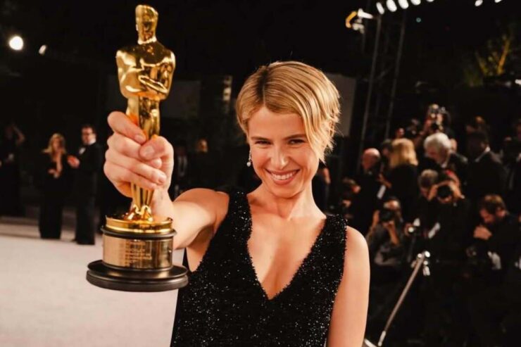 Η Jessie Buckley το Όσκαρ Α’ Γυναικείου Ρόλου και «το όμορφο χάος της καρδιάς κάθε μητέρας»