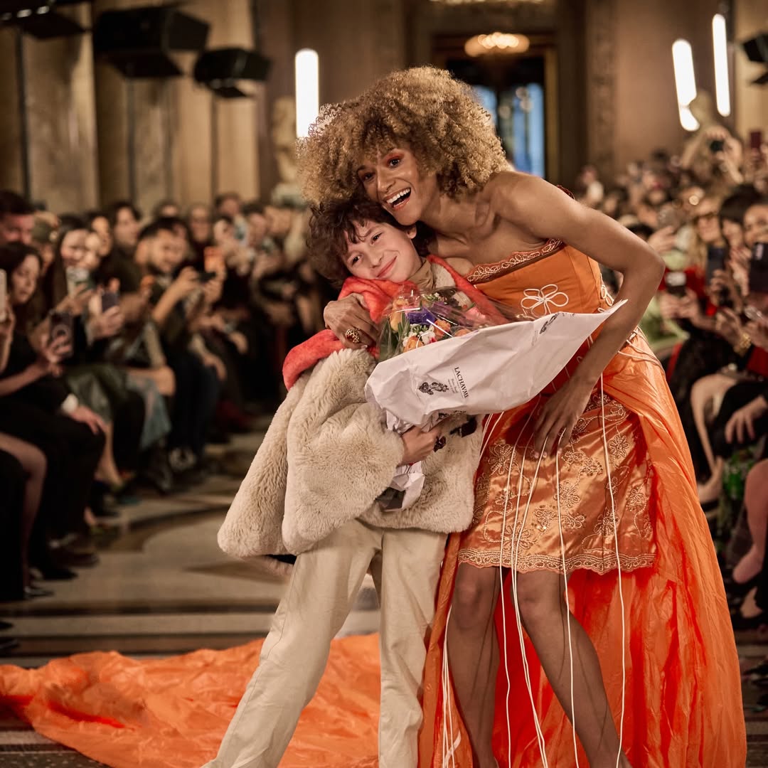 Ο 10χρονος σχεδιαστής Max Alexander κατακτά την Εβδομάδα Μόδας του Παρισιού