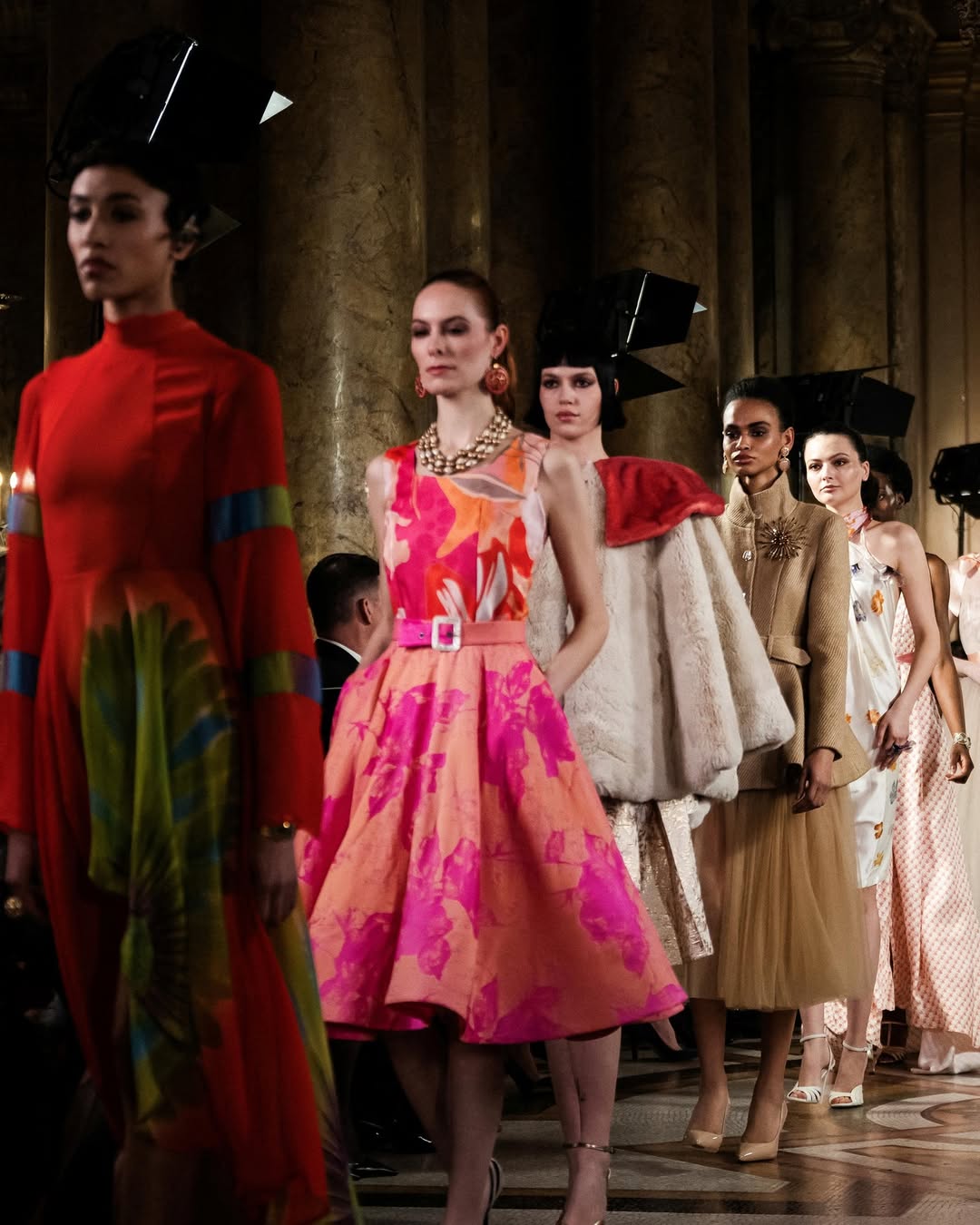 Ο 10χρονος σχεδιαστής Max Alexander κατακτά την Εβδομάδα Μόδας του Παρισιού