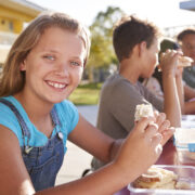 Η διατροφή των εφήβων και η ψυχική υγεία: νέα ανασκόπηση δείχνει ισχυρότερη σύνδεση με το συνολικό διαιτολόγιο