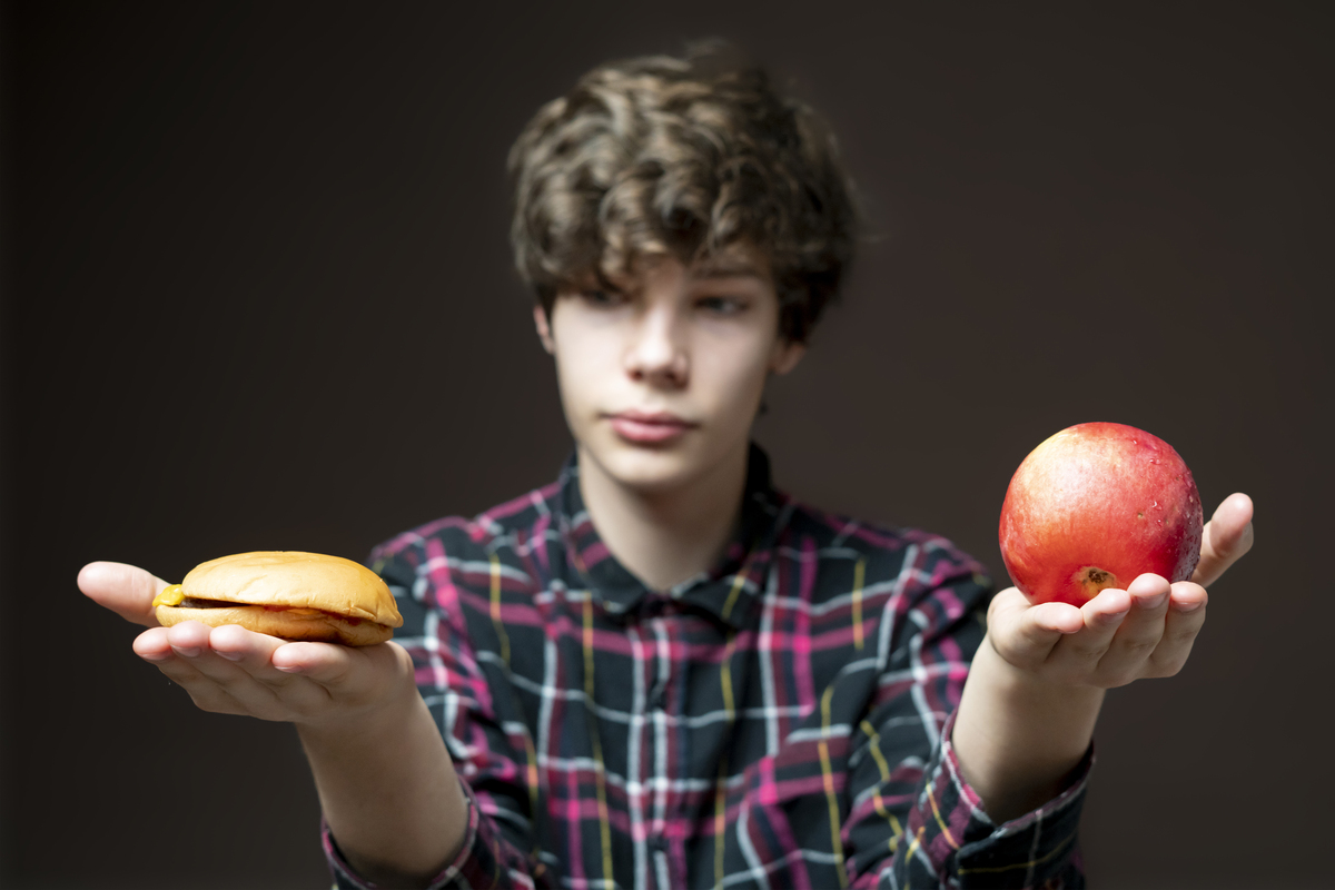 Η διατροφή των εφήβων και η ψυχική υγεία: νέα ανασκόπηση δείχνει ισχυρότερη σύνδεση με το συνολικό διαιτολόγιο