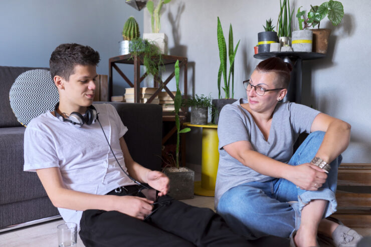 9 πράγματα που θέλουν οι έφηβοι να ξέρουν οι γονείς τους (αλλά σπάνια λένε)