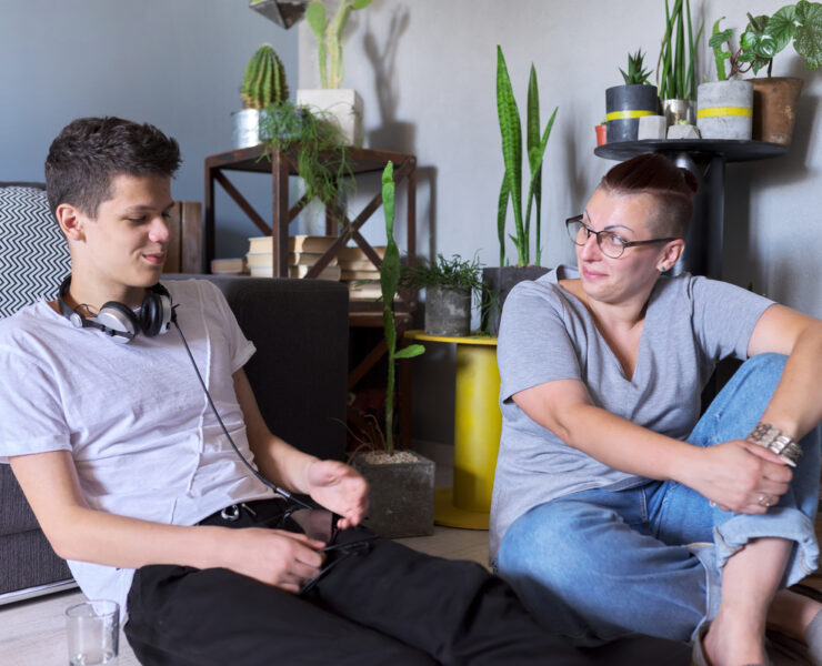 9 πράγματα που θέλουν οι έφηβοι να ξέρουν οι γονείς τους (αλλά σπάνια λένε)