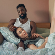 Babies: η νέα σειρά του BBC που σπάει τη σιωπή γύρω από την αποβολή