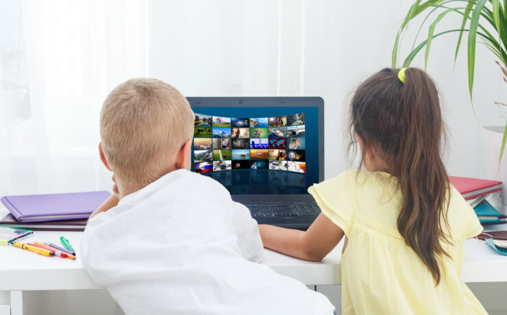 Ως μαμά, να γιατί νιώθω ανακούφιση και προβληματισμό για την καταδίκη Google και Meta