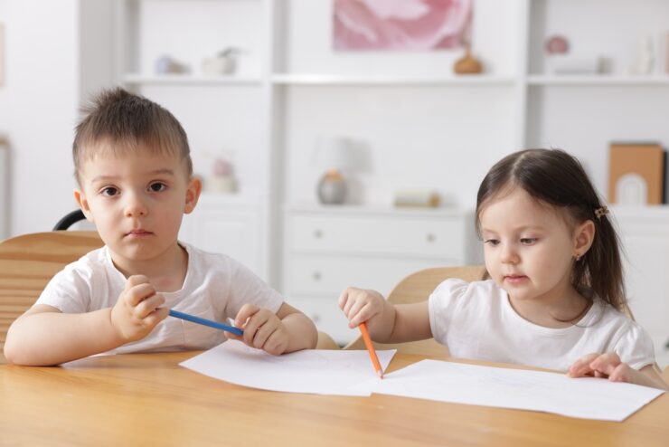 Λεπτή κινητική δεξιότητα και κράτημα μολυβιού – πώς να βοηθήσετε ένα παιδί που δυσκολεύεται στη γραφή