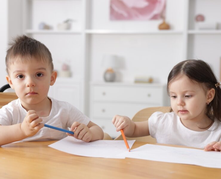 Λεπτή κινητική δεξιότητα και κράτημα μολυβιού – πώς να βοηθήσετε ένα παιδί που δυσκολεύεται στη γραφή