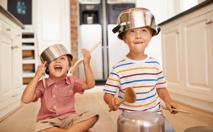 Η χαμένη μαγεία του «ας υποθέσουμε»: Γιατί το μιμητικό παιχνίδι είναι το μυστικό για δημιουργικά παιδιά;