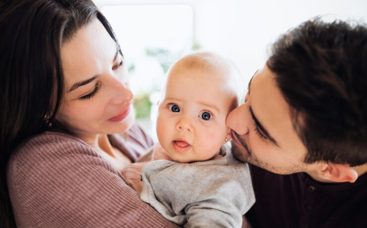 Γιατί το μωρό προτιμά τον έναν γονέα: τι είναι φυσιολογικό και πώς να δυναμώσετε το δέσιμο