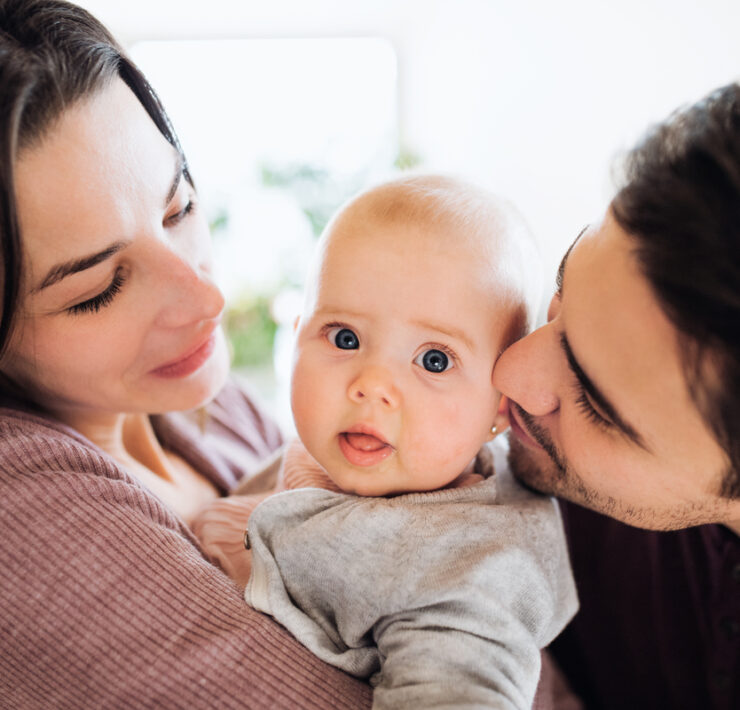 Γιατί το μωρό προτιμά τον έναν γονέα: τι είναι φυσιολογικό και πώς να δυναμώσετε το δέσιμο