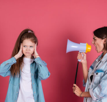 7 λόγοι που το παιδί σας δεν ακούει (και τι να κάνετε γι’ αυτό)
