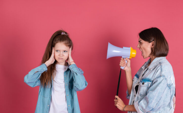7 λόγοι που το παιδί σας δεν ακούει (και τι να κάνετε γι’ αυτό)