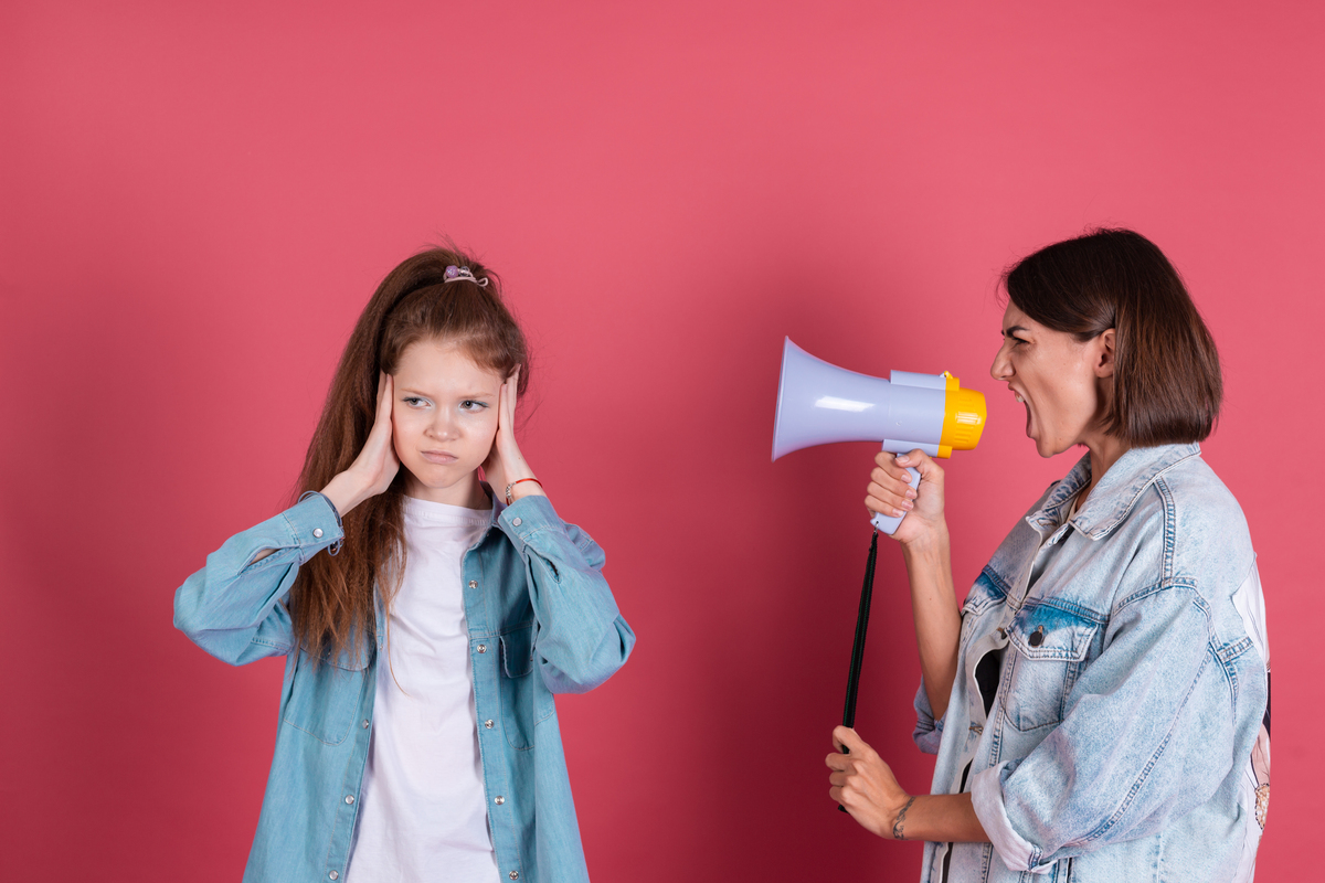 7 λόγοι που το παιδί σας δεν ακούει (και τι να κάνετε γι’ αυτό)