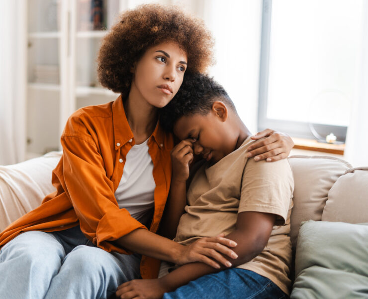 Το τραύμα στην παιδική ηλικία: Γιατί τα παιδιά «πληγώνονται» πιο βαθιά από τους ενήλικες;