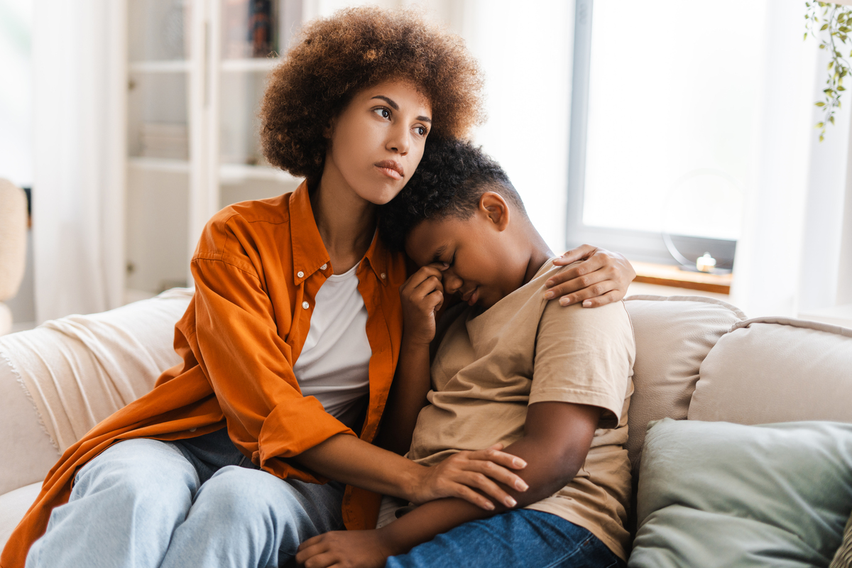 Το τραύμα στην παιδική ηλικία: Γιατί τα παιδιά «πληγώνονται» πιο βαθιά από τους ενήλικες;