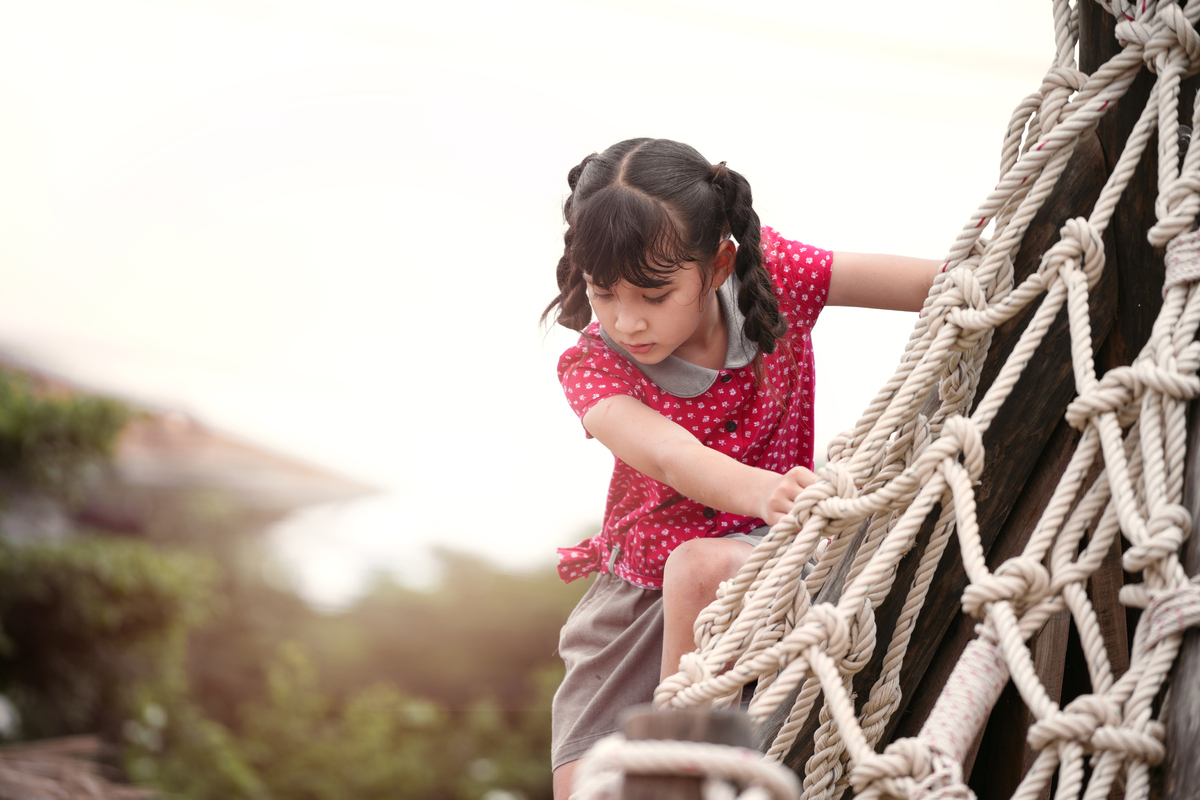 Πώς να χτίσετε αυτοπεποίθηση στα παιδιά: πρακτικές στρατηγικές για γονείς