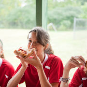 Διατροφή για μικρούς αθλητές: Οδηγός ισορροπημένης θρέψης για παιδιά που αθλούνται