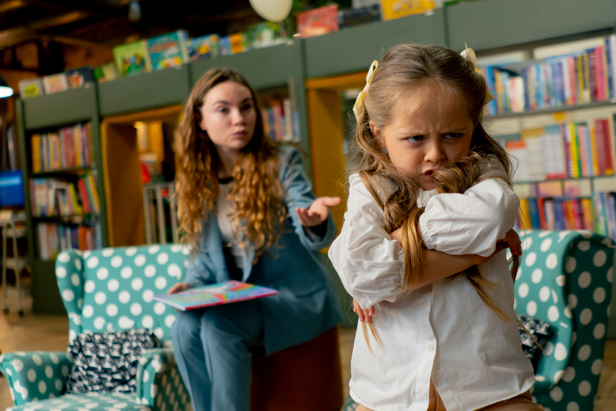 Διαχείριση θυμού στα παιδιά: Οδηγός θεραπευτή με στρατηγικές που φέρνουν ηρεμία