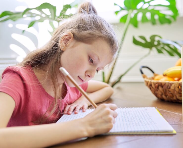 Δημιουργική γραφή: Πώς να βελτιώσετε τις δεξιότητες γραπτού λόγου του παιδιού σας