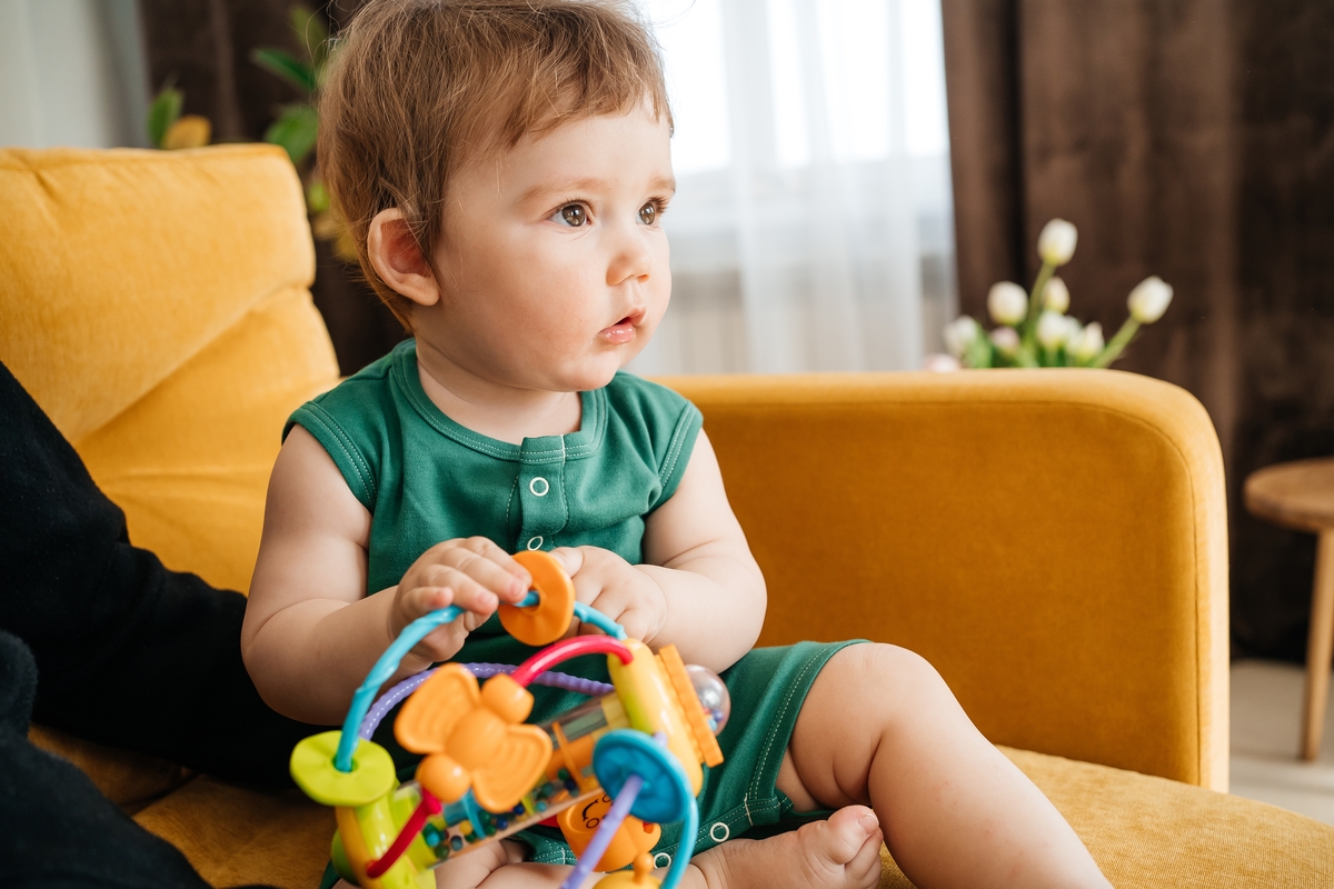 Εγκέφαλος μωρού: Τι πραγματικά βοηθά (και τι όχι) την ανάπτυξη στα πρώτα χρόνια