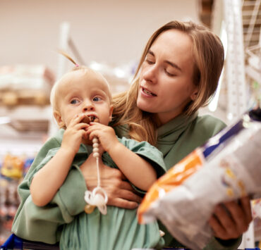Γιατί τα παιδιά γκρινιάζουν, επιμένουν και παραπονιούνται — και πώς να το σταματήσετε με 4 απλά βήματα