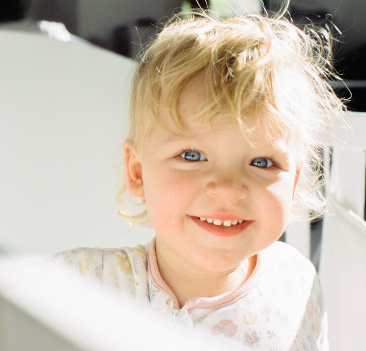 Πότε και πώς να κάνετε τη μετάβαση από την κούνια στο παιδικό κρεβάτι