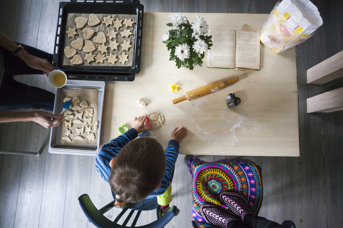 Μοντεσσόρι στο σπίτι: Πώς να δημιουργήσετε ένα «προετοιμασμένο περιβάλλον» που καλλιεργεί ανεξαρτησία