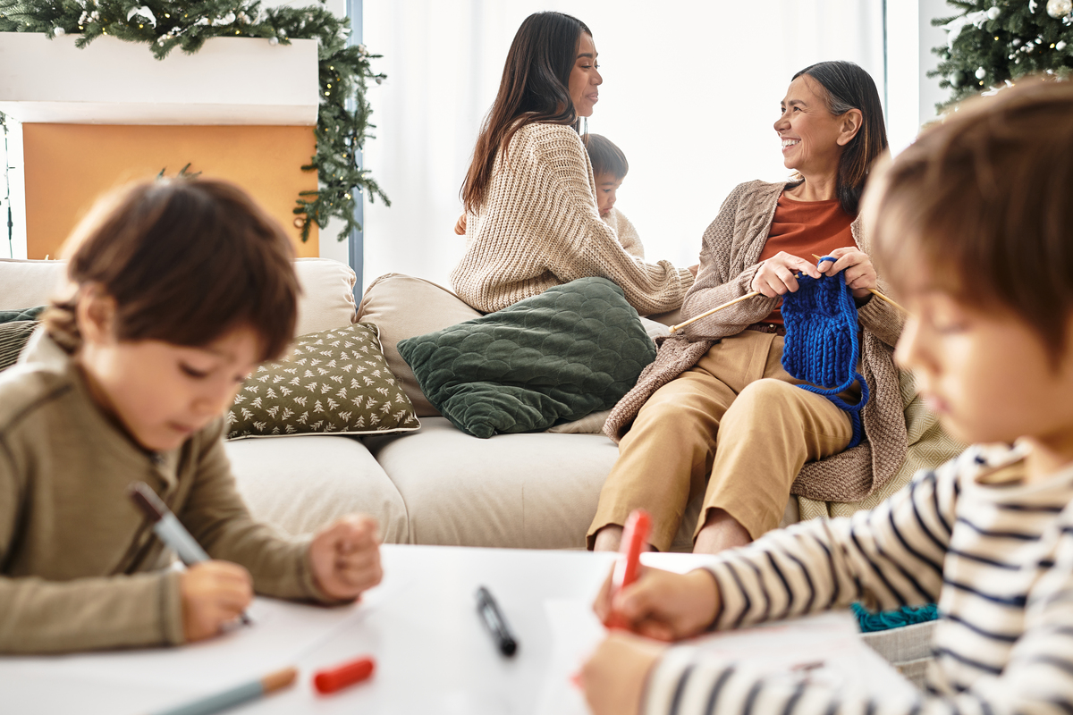 Τέλος στις συγκρούσεις δύναμης: Πώς να κάνετε τα παιδιά να σας ακούν (με 2 απλά βήματα)