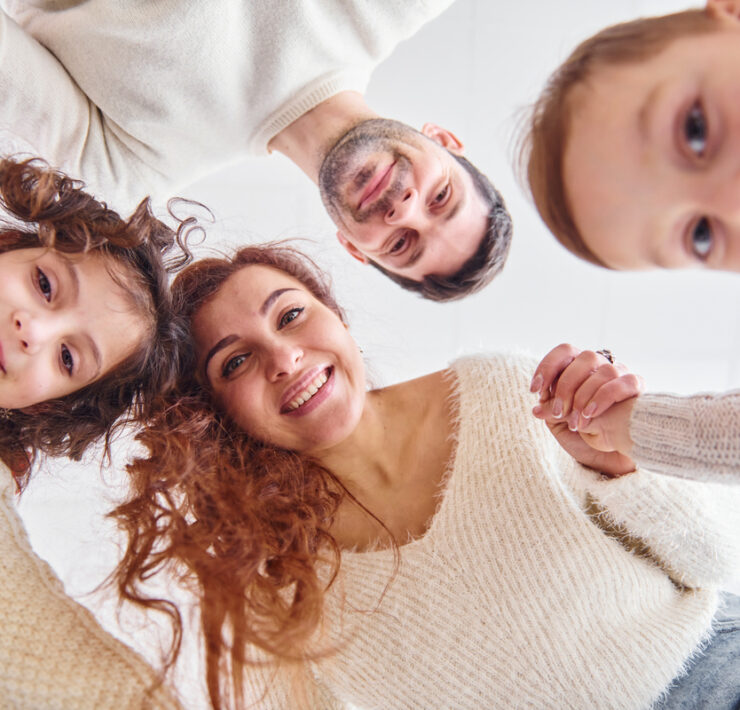 Τέλος στις συγκρούσεις δύναμης: Πώς να κάνετε τα παιδιά να σας ακούν (με 2 απλά βήματα)