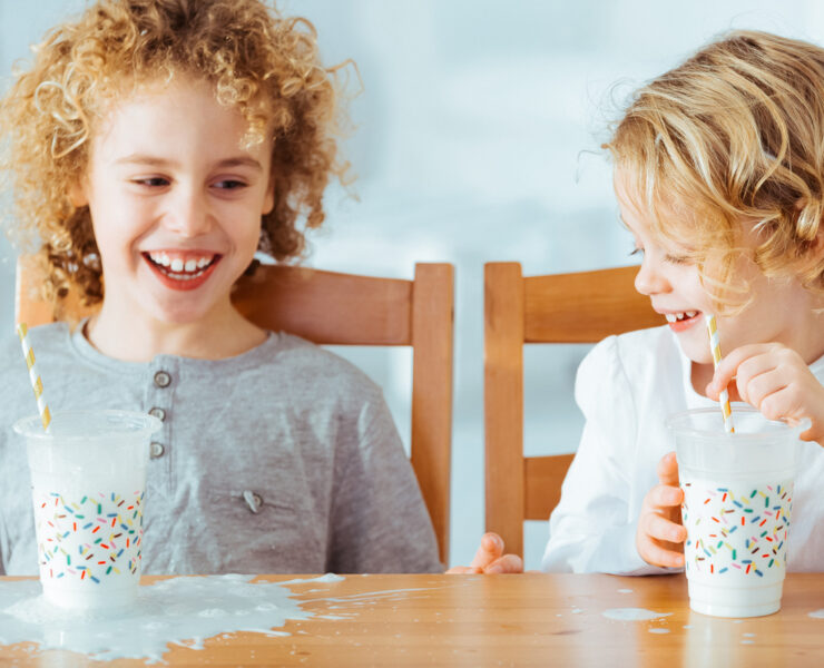 Dirty sodas: Η viral τάση με αναψυκτικά «φορτωμένα» με σιρόπια και κρέμες που ανησυχεί γιατρούς και γονείς