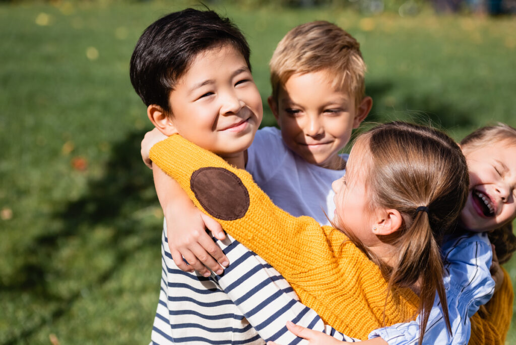 Πώς χτίζεται η συναισθηματική ωριμότητα στα παιδιά: Ένας πρακτικός οδηγός για κάθε ηλικία