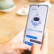 Οι έφηβοι στρέφονται σε chatbots για στήριξη ψυχικής υγείας – και αυτό έχει ρίσκα