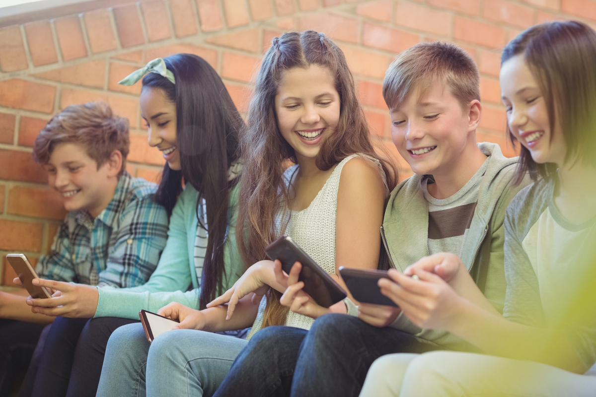 Μελέτη: λιγότερα social media βελτιώνουν τον ύπνο και τη συγκέντρωση των εφήβων
